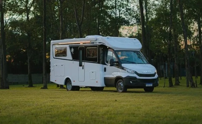 Motorhome Outside – Iveco 60.180 Automática
